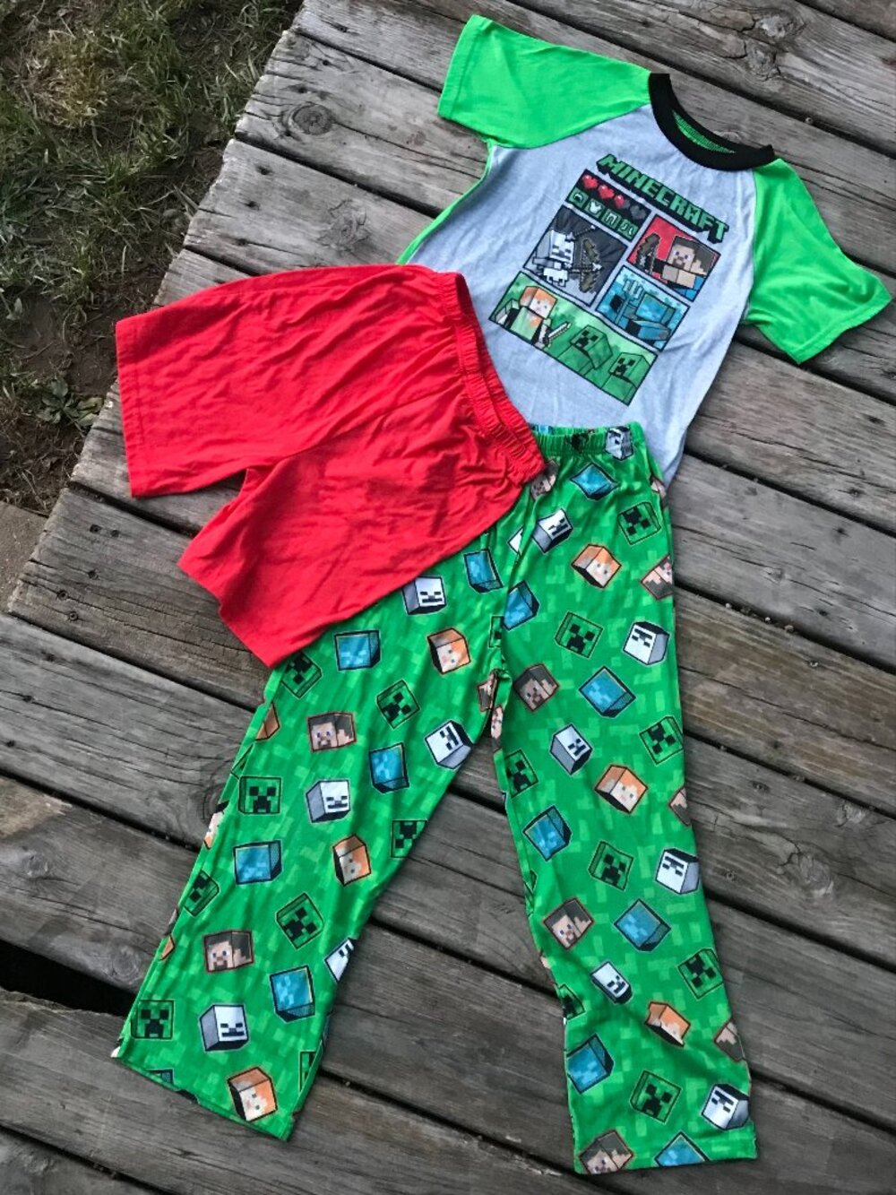 Minecraft Pajama Set Boys Size 10 - Short Sleeve Shirt, Green Pants, Red Shorts